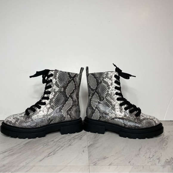 New! DV Dolce Vita Flume Snakeskin Faux Leather Lace Up Bootie 8 1/2 - Picture 7 of 14